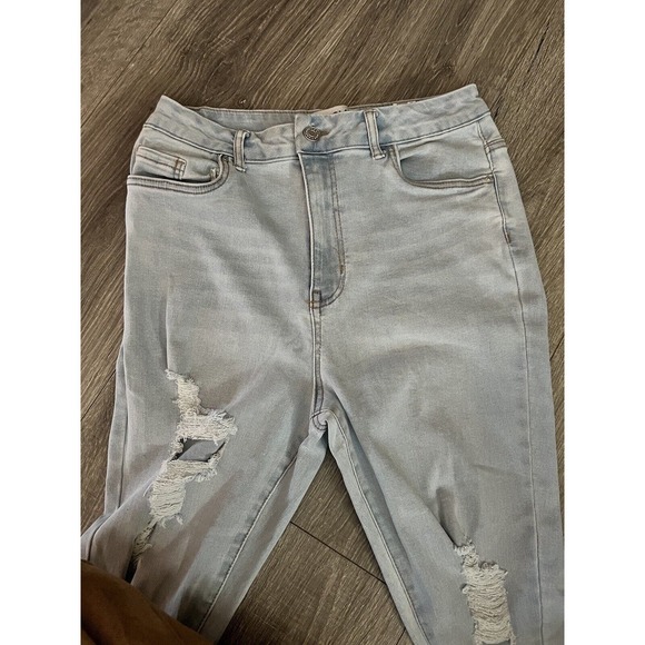 Colombia Refuge Denim Jeans Ultra High Curvy Jr Size 11 Lightwash Distressed - Picture 3 of 16